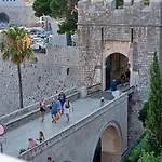 Penzion Old Town Gate 3*