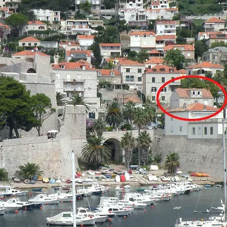 Konukevi Old Town Gate 3*