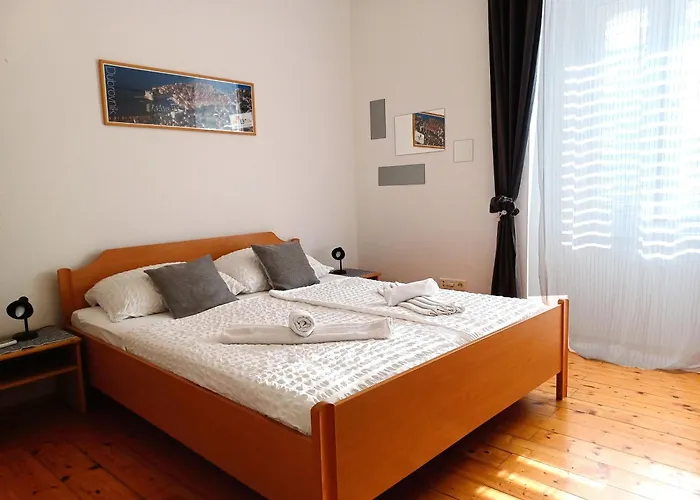 Old Town Gate Дубровник